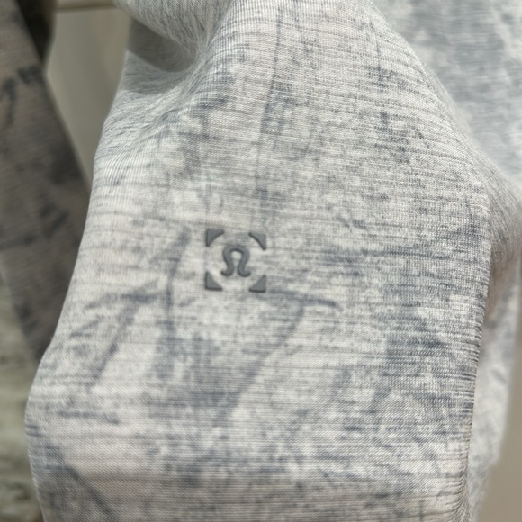 (6155) LULULEMON MENS Metal Vent Tech Long Sleeve *Chalk Wash Sz XS *LOVED EUC - Picture 9 of 9